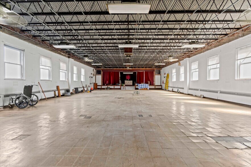 More Photos Of 500 Thompson Ave, Clairton Religious Facility For Sale