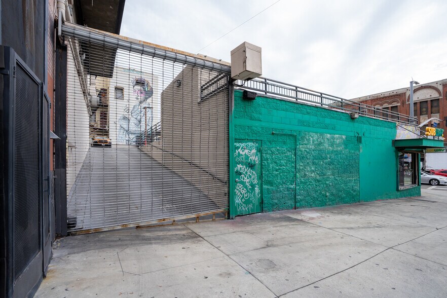 More Photos Of 425 S Los Angeles St, Los Angeles Storefront For Sale