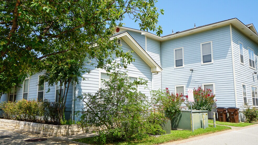 More Photos Of 309 W Main St, Round Rock Office For Lease