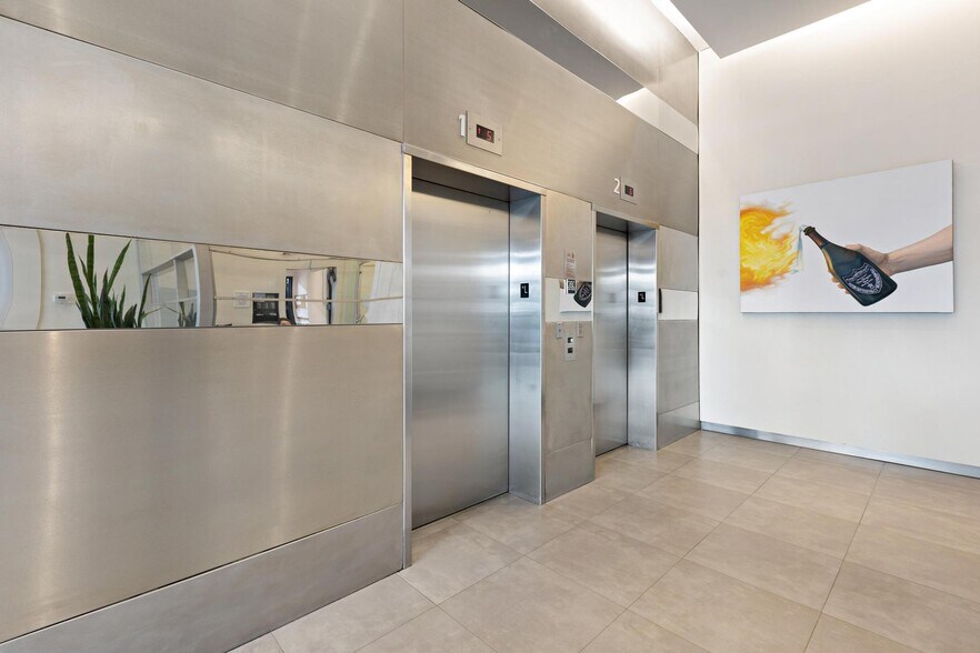 More Photos Of 119 Washington Ave, Miami Beach Office For Lease