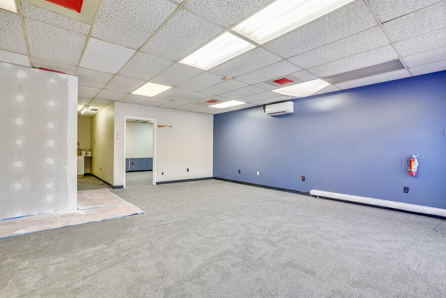 More Photos Of 6314 Windsor Mill Rd, Woodlawn Office For Sale