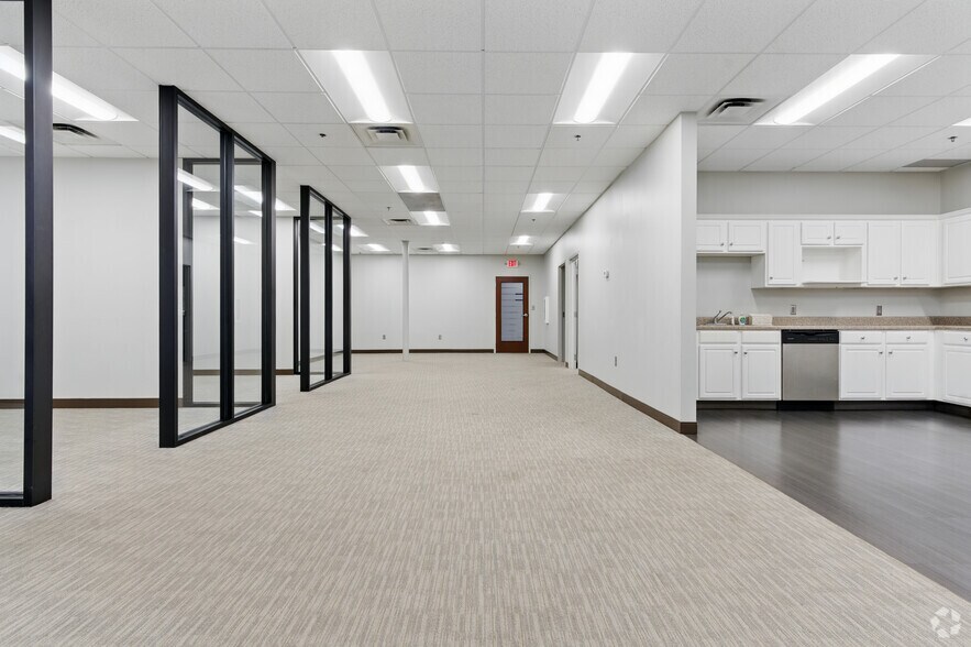 More Photos Of 1532 Stone Ridge Dr, Stone Mountain Unknown For Lease