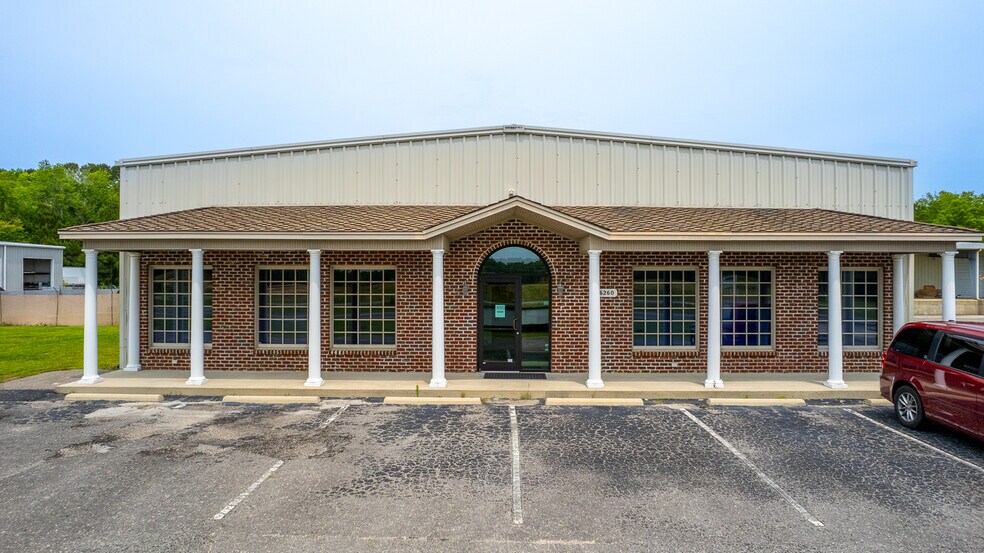 More Photos Of 6260 Ocean Hwy W, Ocean Isle Beach Showroom For Sale