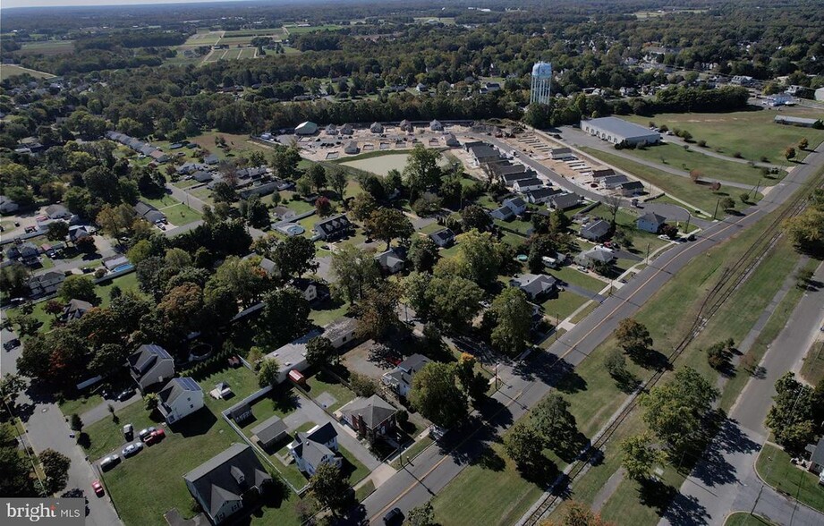 More Photos Of 407 S West Blvd, Landisville Warehouse For Lease