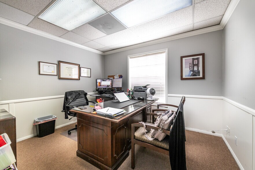 More Photos Of 1913 E 17th St, Santa Ana Office For Sale