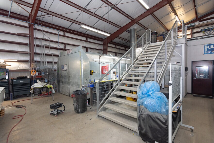 More Photos Of 1131 S Loop 4, Buda Warehouse For Lease