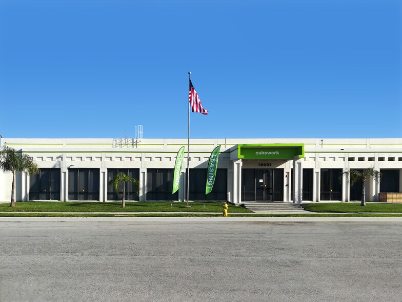 More Photos Of 19201 S Reyes Ave, East Rancho Dominguez Warehouse For Lease