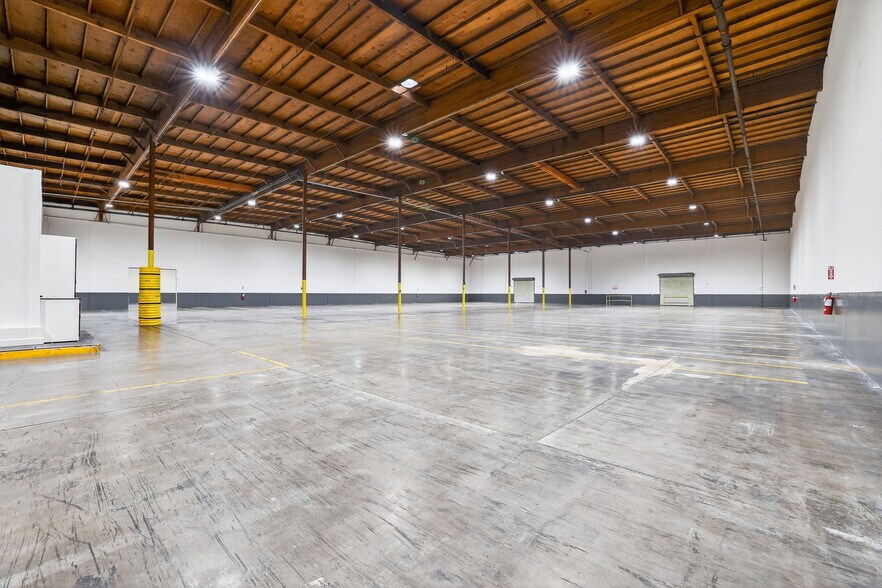 More Photos Of 8640-8670 23rd Ave, Sacramento Warehouse For Lease