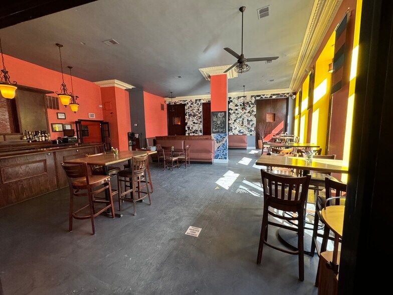 More Photos Of 1146 W Pratt Blvd, Chicago Restaurant For Lease