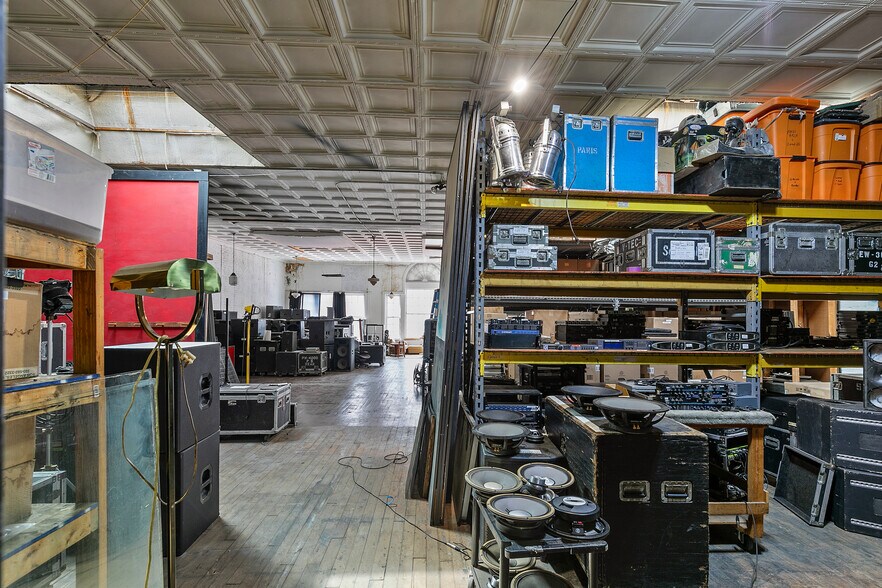 More Photos Of 310 W Broad St, Richmond Storefront For Sale