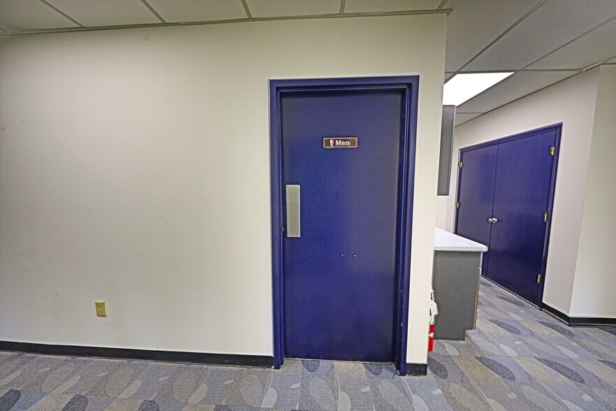 More Photos Of 999 Willow Grove St, Hackettstown Warehouse For Lease