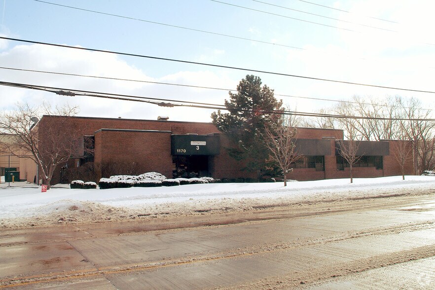 More Photos Of 1170 Chicago Rd, Troy Warehouse For Lease