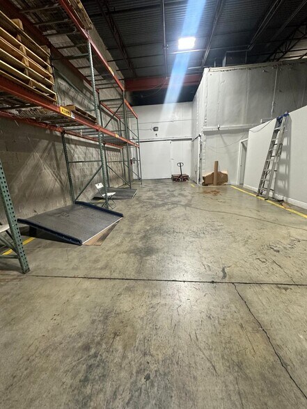 More Photos Of 8292-8320 NW 14th St, Doral Warehouse For Lease