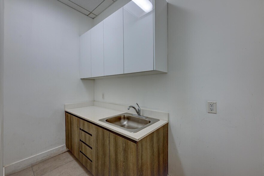 More Photos Of 301 Altara Ave, Coral Gables Apartments For Sale