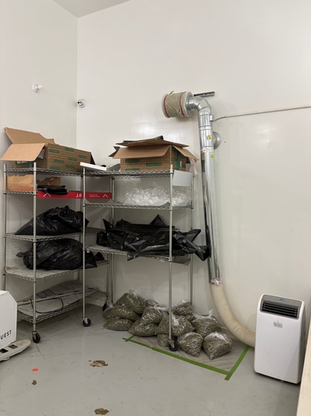 More Photos Of 23364 Amber Ave, Warren Manufacturing For Sale