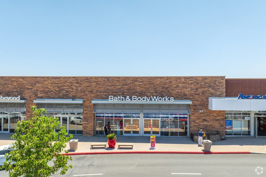 More Photos Of 1175-1295 W Renaissance Pky, Rialto Storefront For Lease