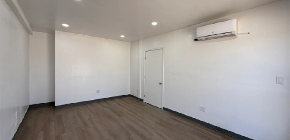 More Photos Of 74804 Joni Dr, Palm Desert Service For Lease