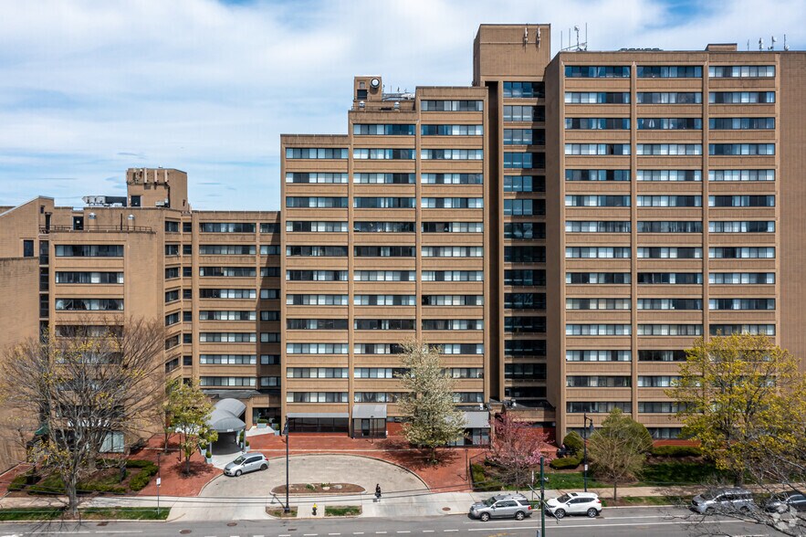 More Photos Of 1931 Commonwealth Ave, Brighton Apartments For Lease