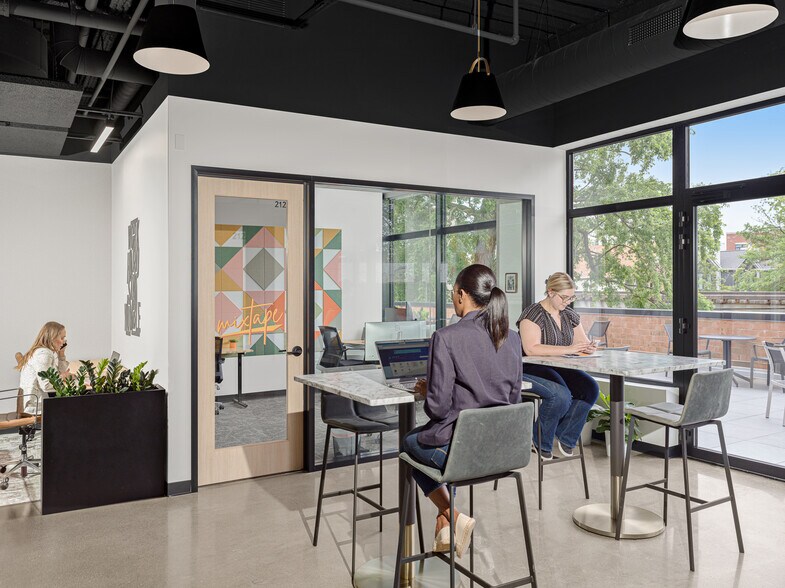 More Photos Of 3838 N Ravenswood Ave, Chicago Coworking Space