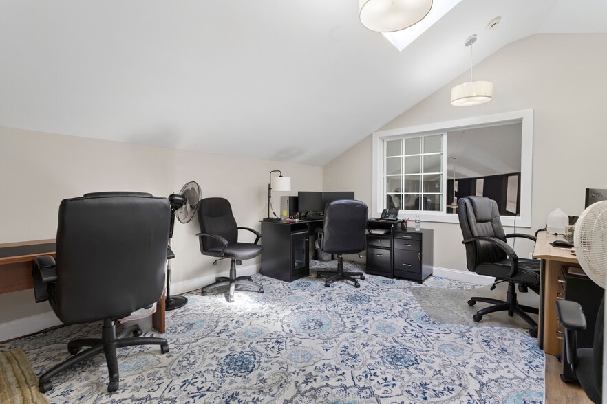 More Photos Of 101 N Providence Rd, Wallingford Office For Sale