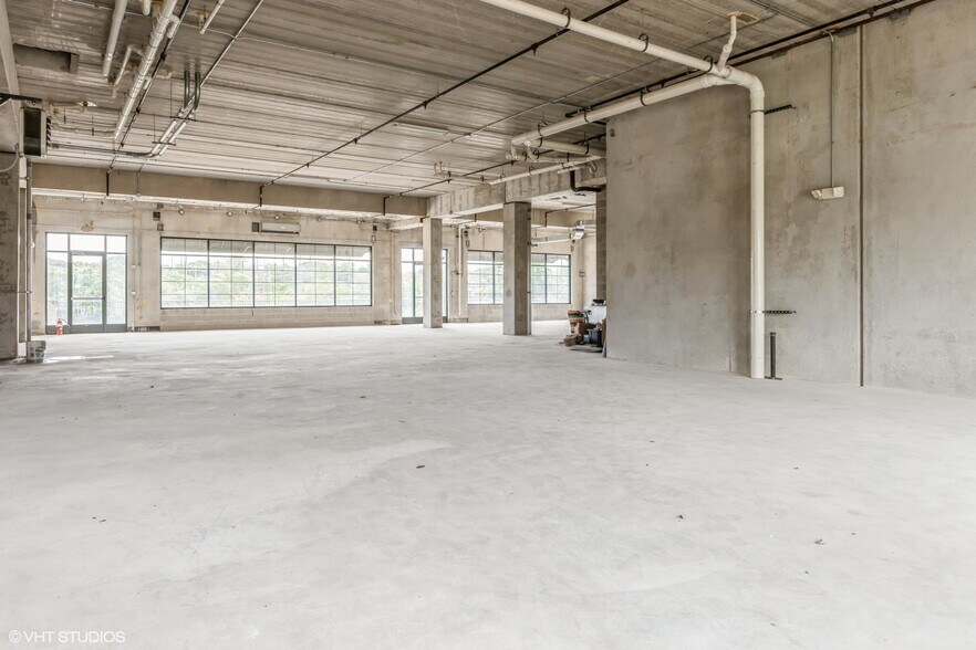 Primary Photo Of 160 S River St, Aurora Apartments For Lease