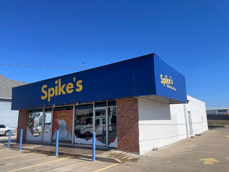More Photos Of 904 S Air Depot Blvd, Oklahoma City General Retail For Sale