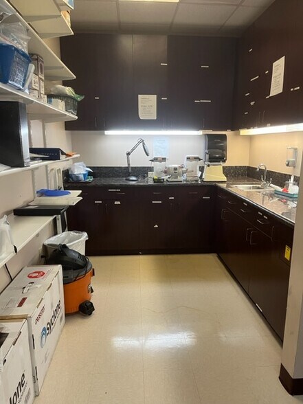 More Photos Of 1437 Highway 6, Sugar Land Medical For Lease