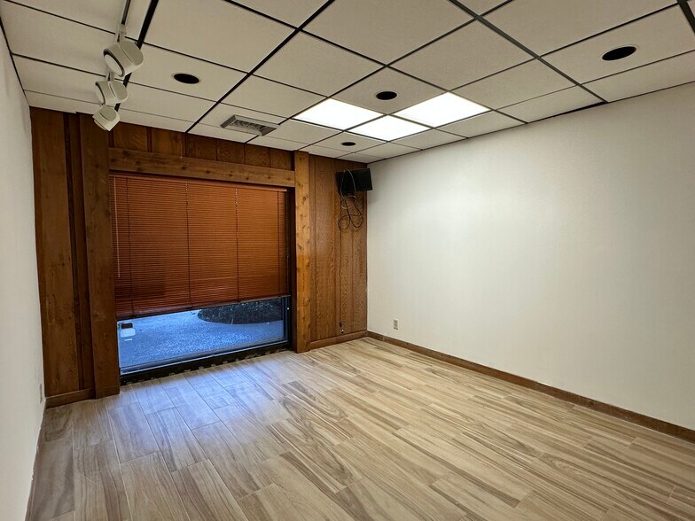 More Photos Of 7800 W Oakland Park Blvd, Sunrise Medical For Lease
