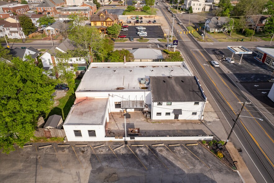 More Photos Of 308 W College St, Pulaski Flex For Sale