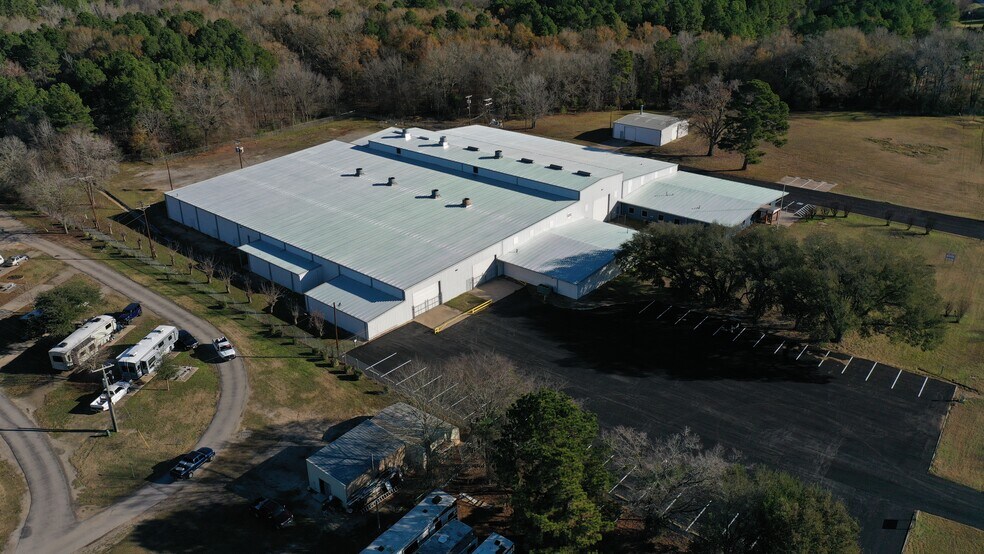 More Photos Of 600 S Loop 485, Gladewater Manufacturing For Lease