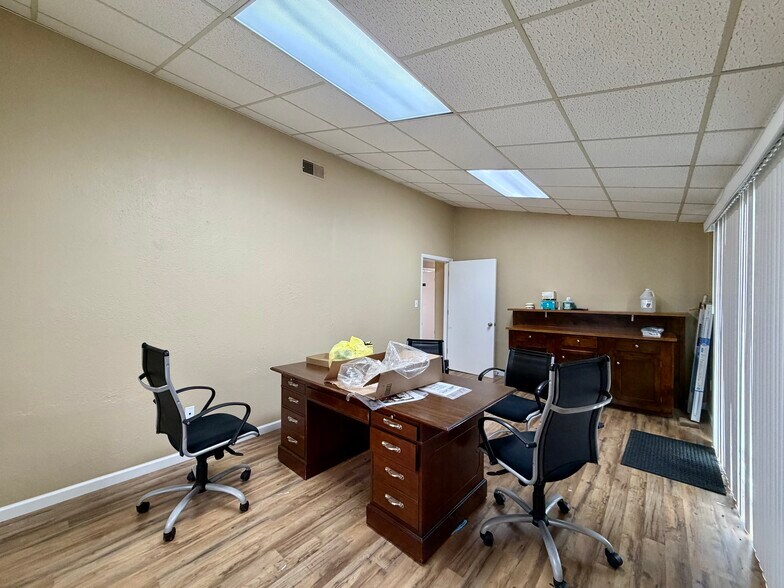 More Photos Of 2851 Winfield Dunn Pky, Kodak Land For Lease