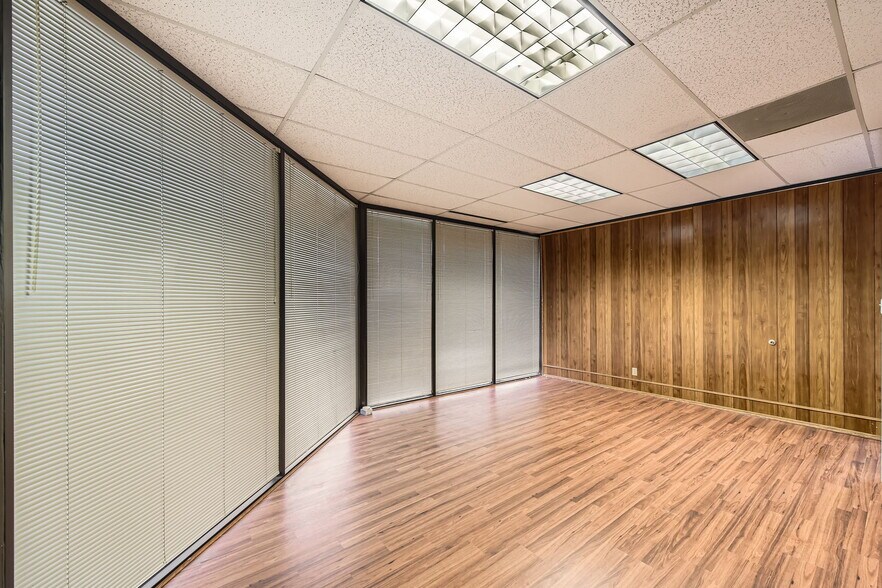 More Photos Of 14423 Cornerstone Village Dr, Houston Medical For Sale