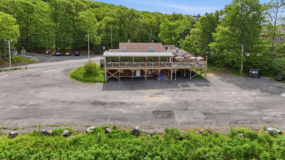 More Photos Of 100 Mountain Rd, Easthampton Restaurant For Sale