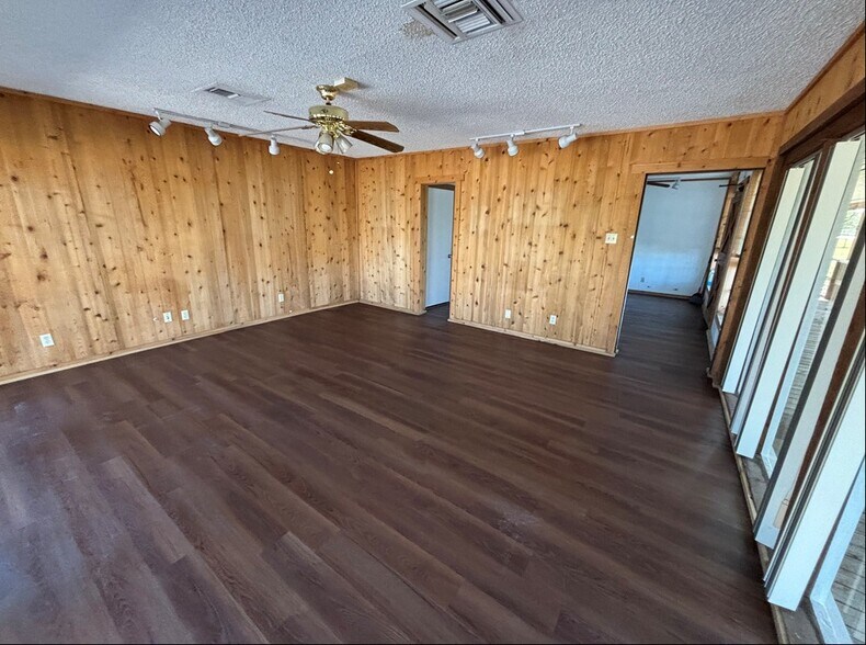 More Photos Of 29768 Bulverde Ln, Bulverde Storefront Retail Office For Lease