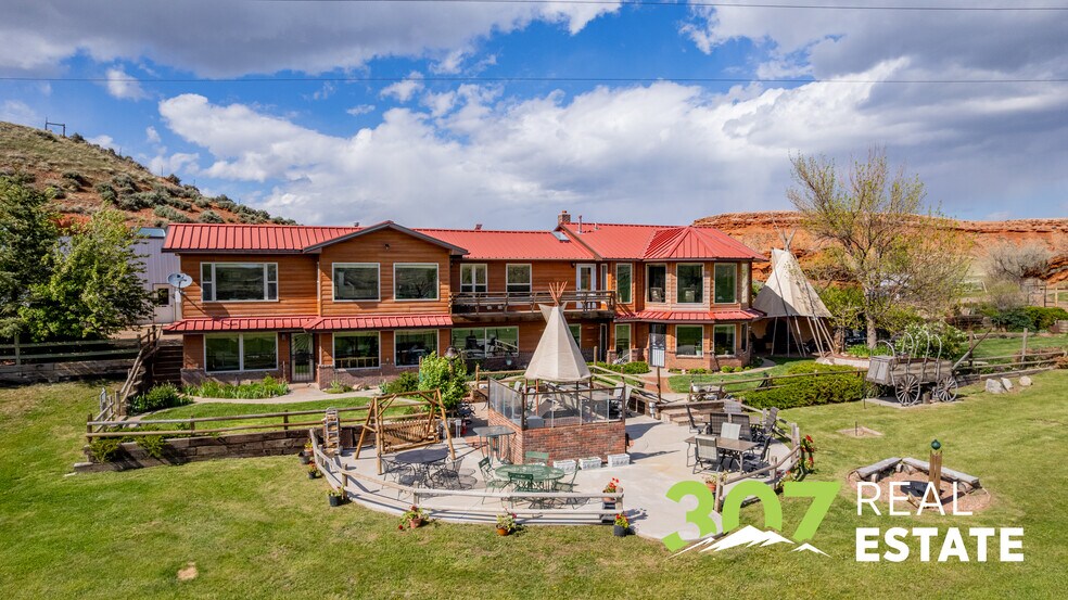 More Photos Of 30 Nielson Trl, Cody Hospitality For Sale