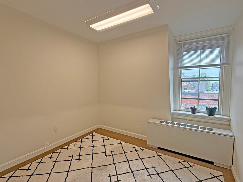More Photos Of 104 Congress St, Portsmouth Office For Lease