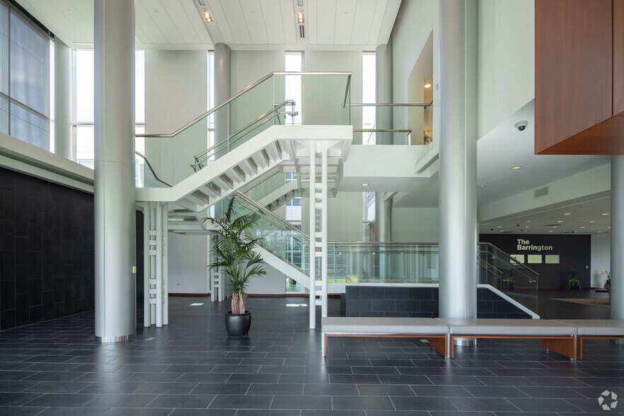 More Photos Of 540 W Northwest Hwy, Barrington Unknown For Lease