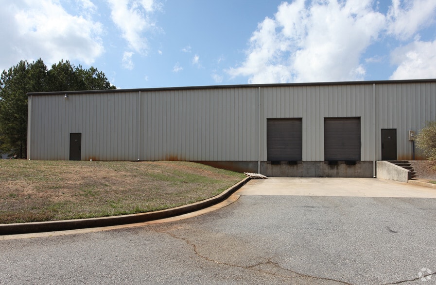 More Photos Of 3615 North Pky, Cumming Warehouse For Lease