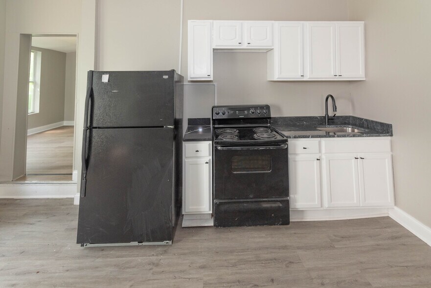 More Photos Of 332 S Franklintown Rd, Baltimore Apartments For Sale