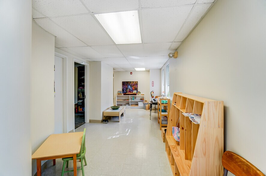 More Photos Of 800 Livermore St, Yellow Springs Research And Development For Sale