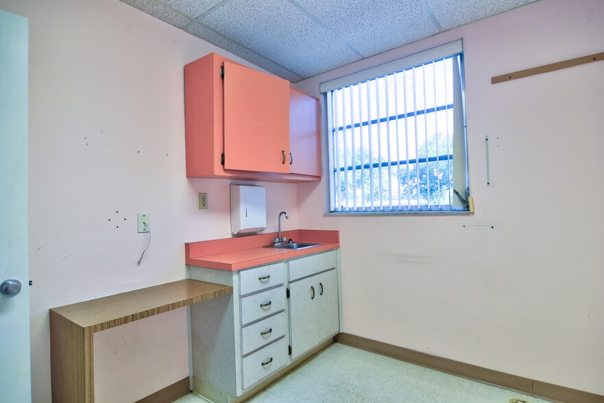More Photos Of Northside Professional Complex, Saint Petersburg Medical For Lease
