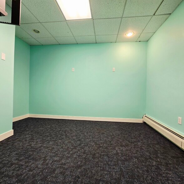 More Photos Of 106 N Franklin St, Pen Argyl Office For Lease