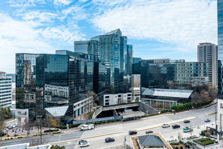 More Photos Of 3333 Peachtree Rd Ne, Atlanta Office For Sale