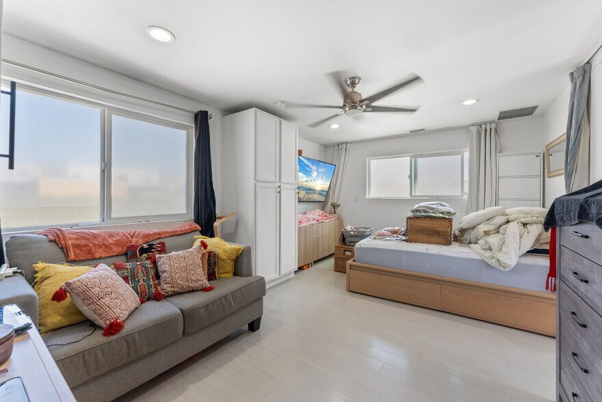 More Photos Of 829 11th St, Imperial Beach Apartments For Sale