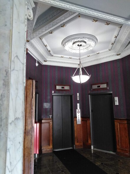 More Photos Of 100 5th Ave, Pittsburgh Office For Lease