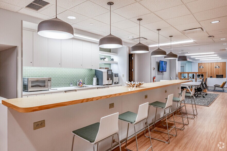 More Photos Of 8044 Montgomery Rd, Cincinnati Coworking Space