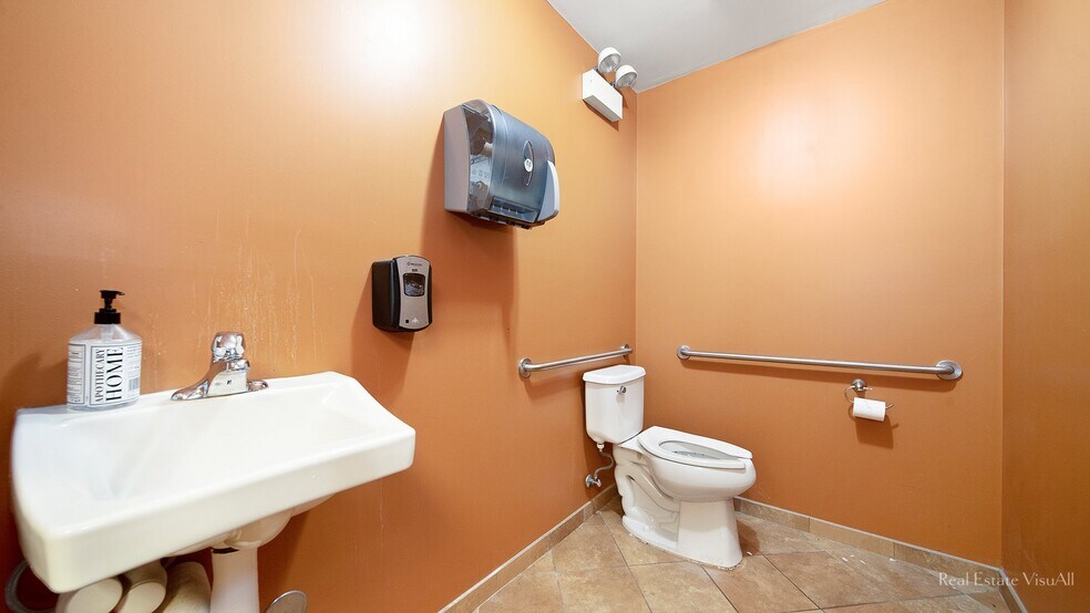 More Photos Of 129 S Roselle Rd, Schaumburg Office For Sale