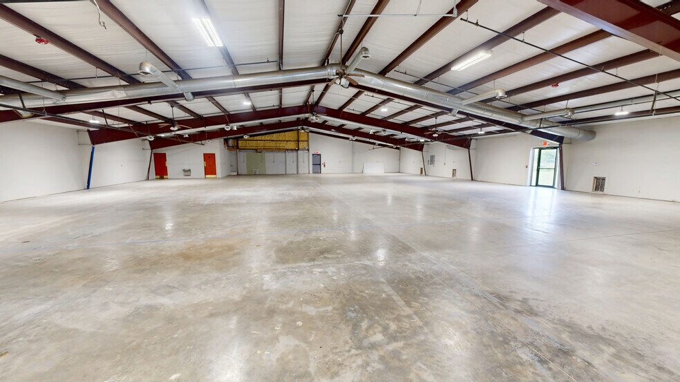 More Photos Of 1604 W Acorn Dr, Rogers Industrial For Lease