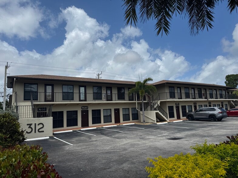 More Photos Of 312 S Old Dixie Hwy, Jupiter Office For Sale