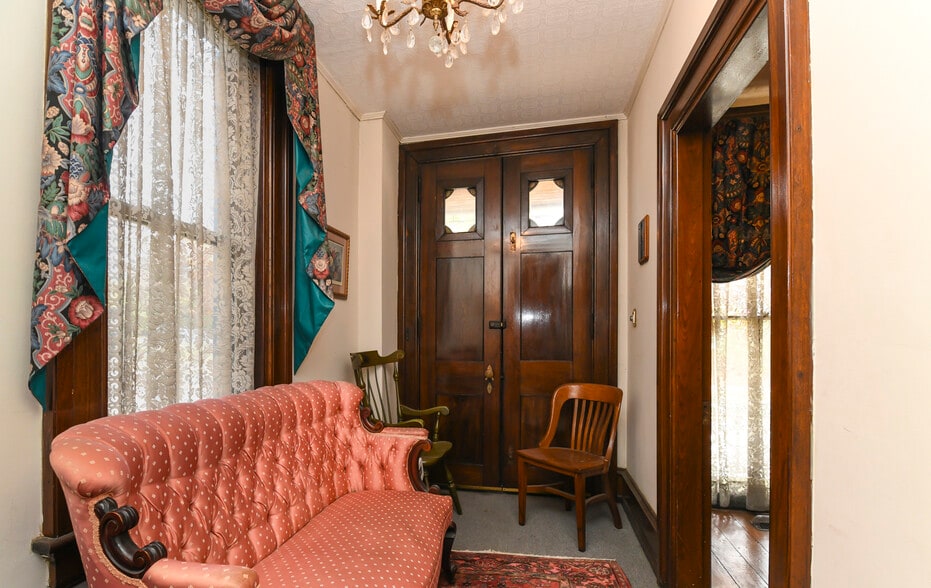 More Photos Of 71 Cooper St, Woodbury Office Residential For Sale